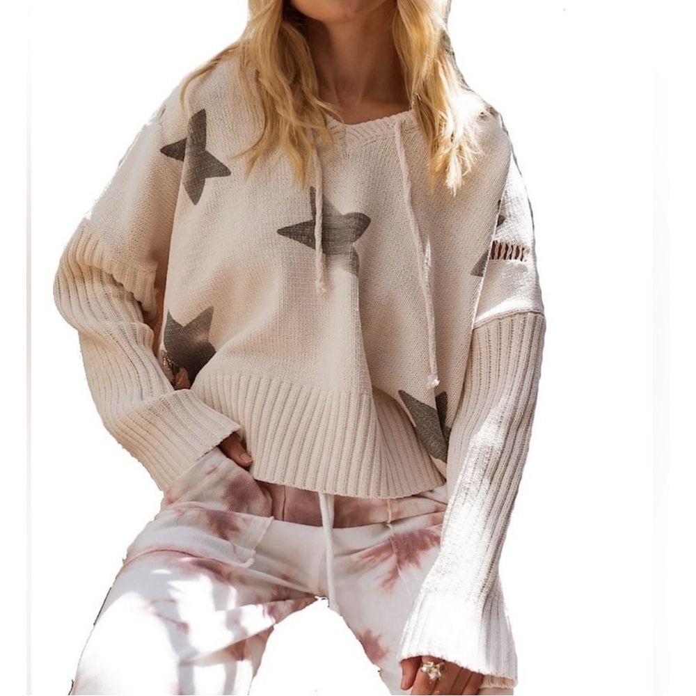 POL Distressed Star Pattern Hooded Knit Sweater Pullover Women's
Size M
Like new